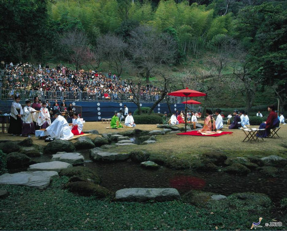 那些走过日本春夏秋冬的古老祭礼