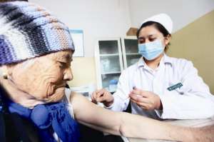 今起深圳60岁以上老人免费接种流感和肺炎疫苗