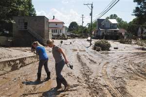 美西弗吉尼亚州洪灾百年不遇 至少24人死亡