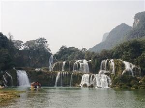 看跨国瀑布群 春天去桂西南游山玩水